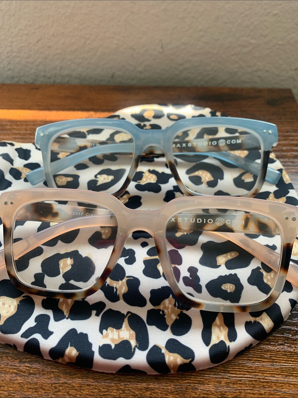 Two pairs of reading glasses Max studio 2.0